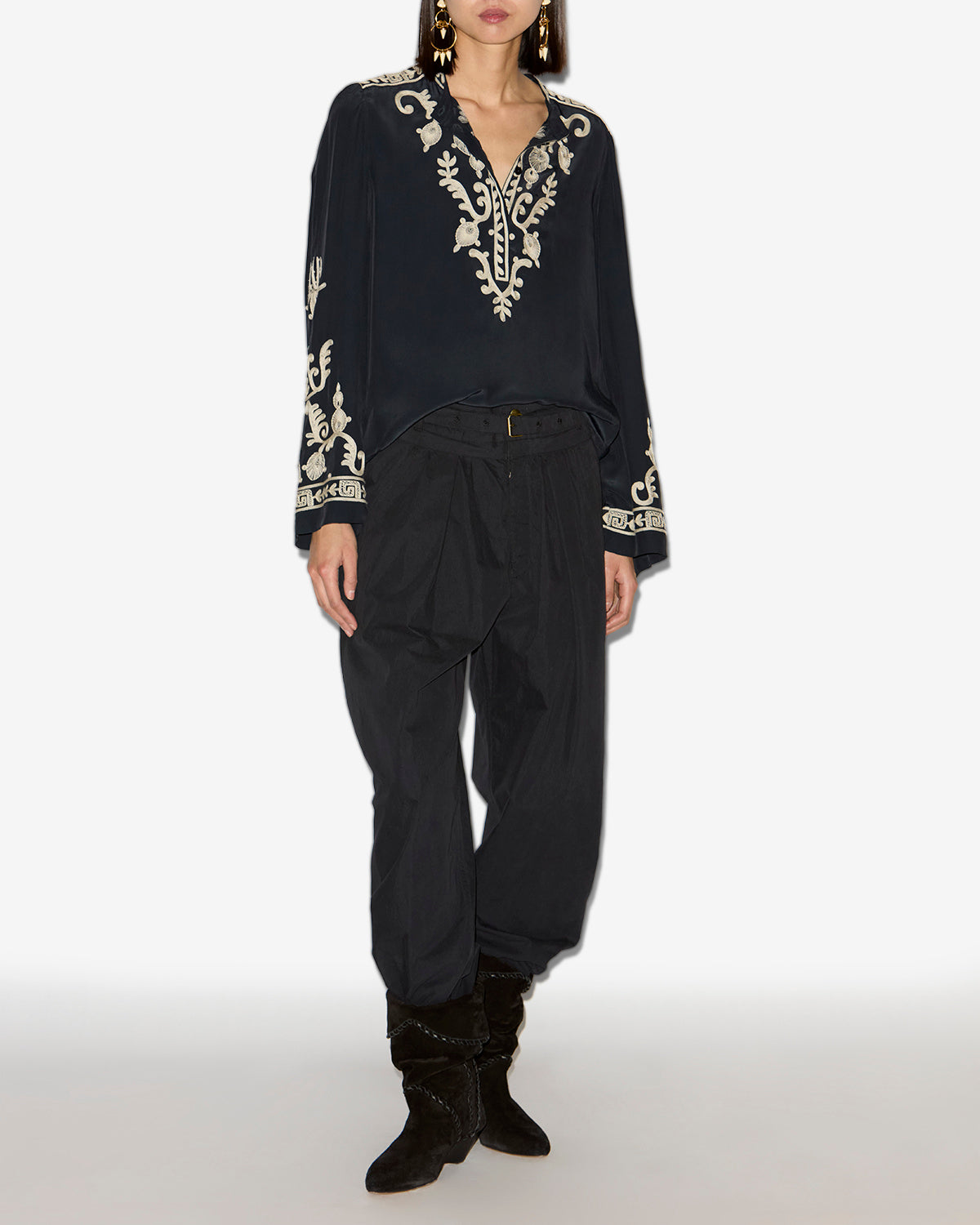 Blouse falonne en crêpe brodé - Noir - Woman - 1