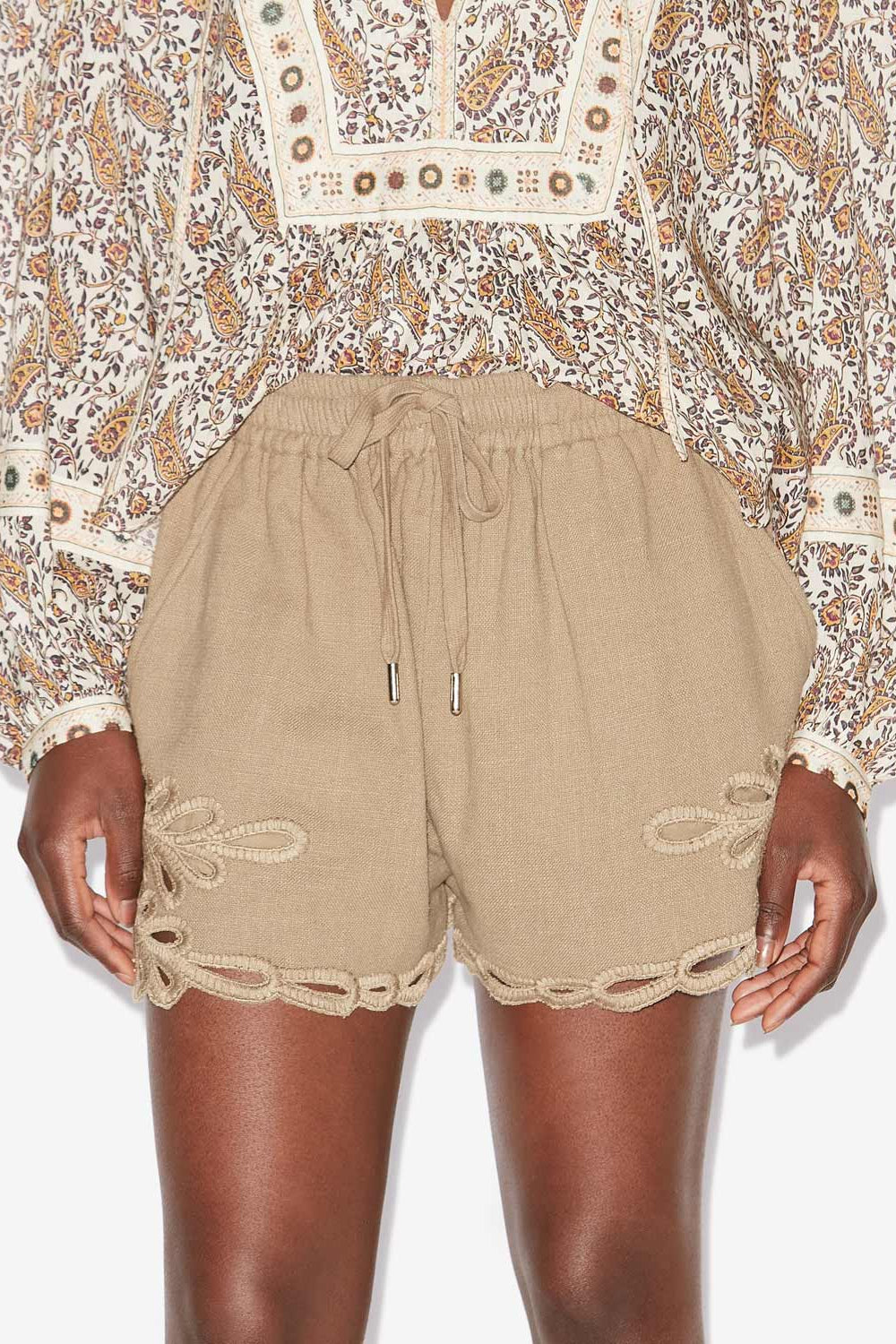 Safa 透かし刺繍入り ショートパンツ - Light khaki - Woman - 4