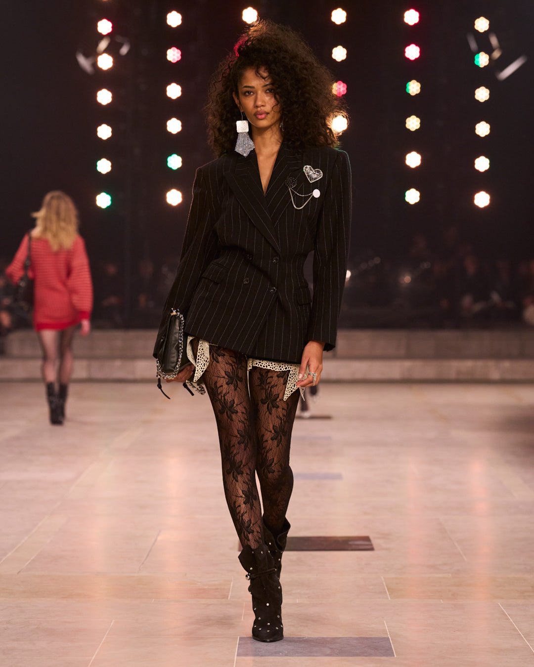 イザベル・マラン 2025年秋冬 ランウェイ | ISABEL MARANT 公式 イザベル・マラン 2025年秋冬 ランウェイ | ISABEL MARANT 公式